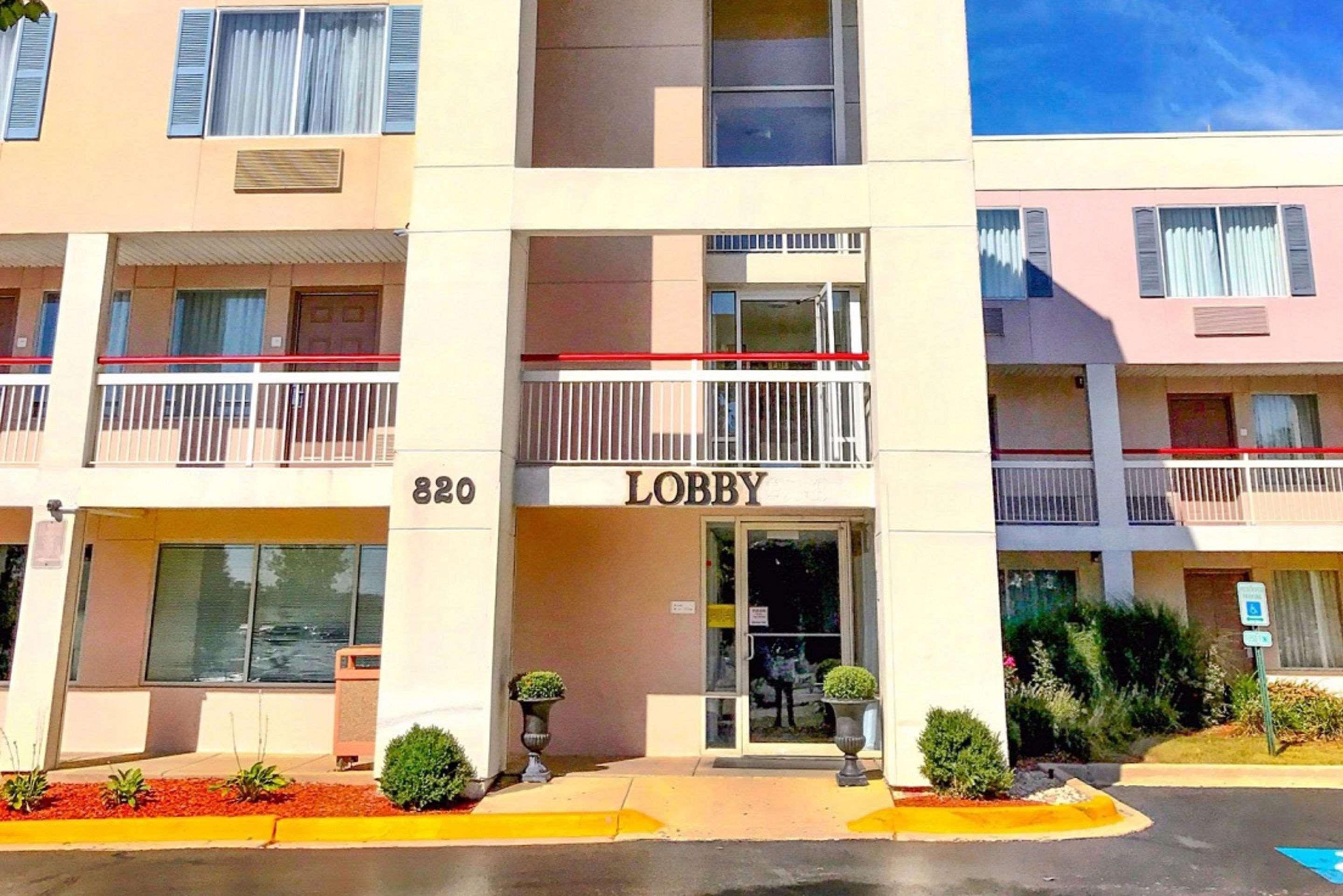 Econo Lodge Willowbrook Ngoại thất bức ảnh