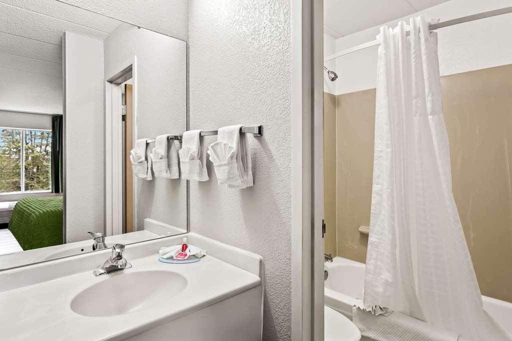 Econo Lodge Willowbrook Phòng bức ảnh